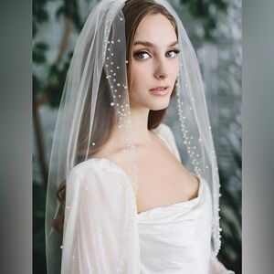 Short Pearl Beaded Wedding Veil